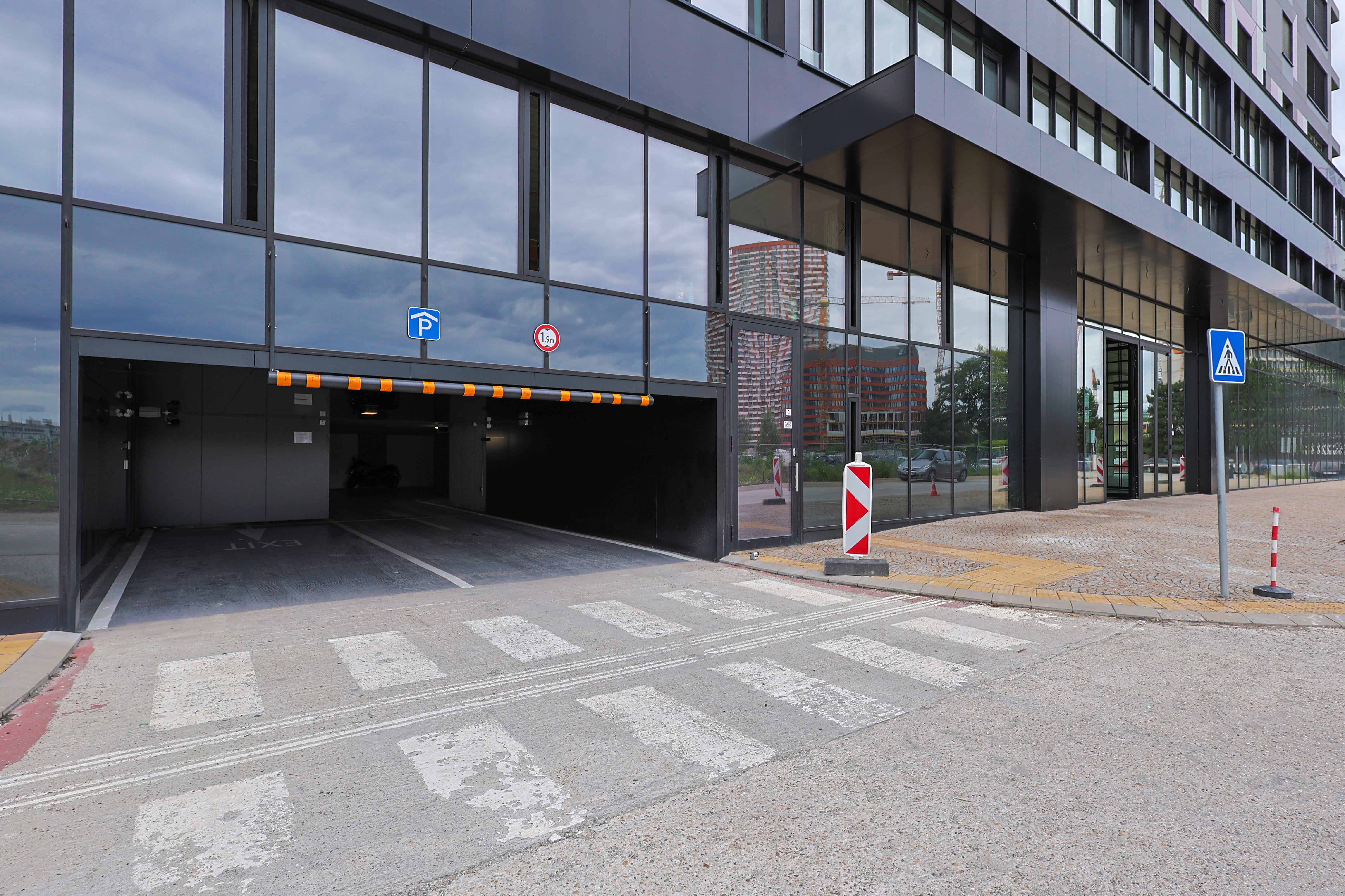 Apollo Residence - Image 4