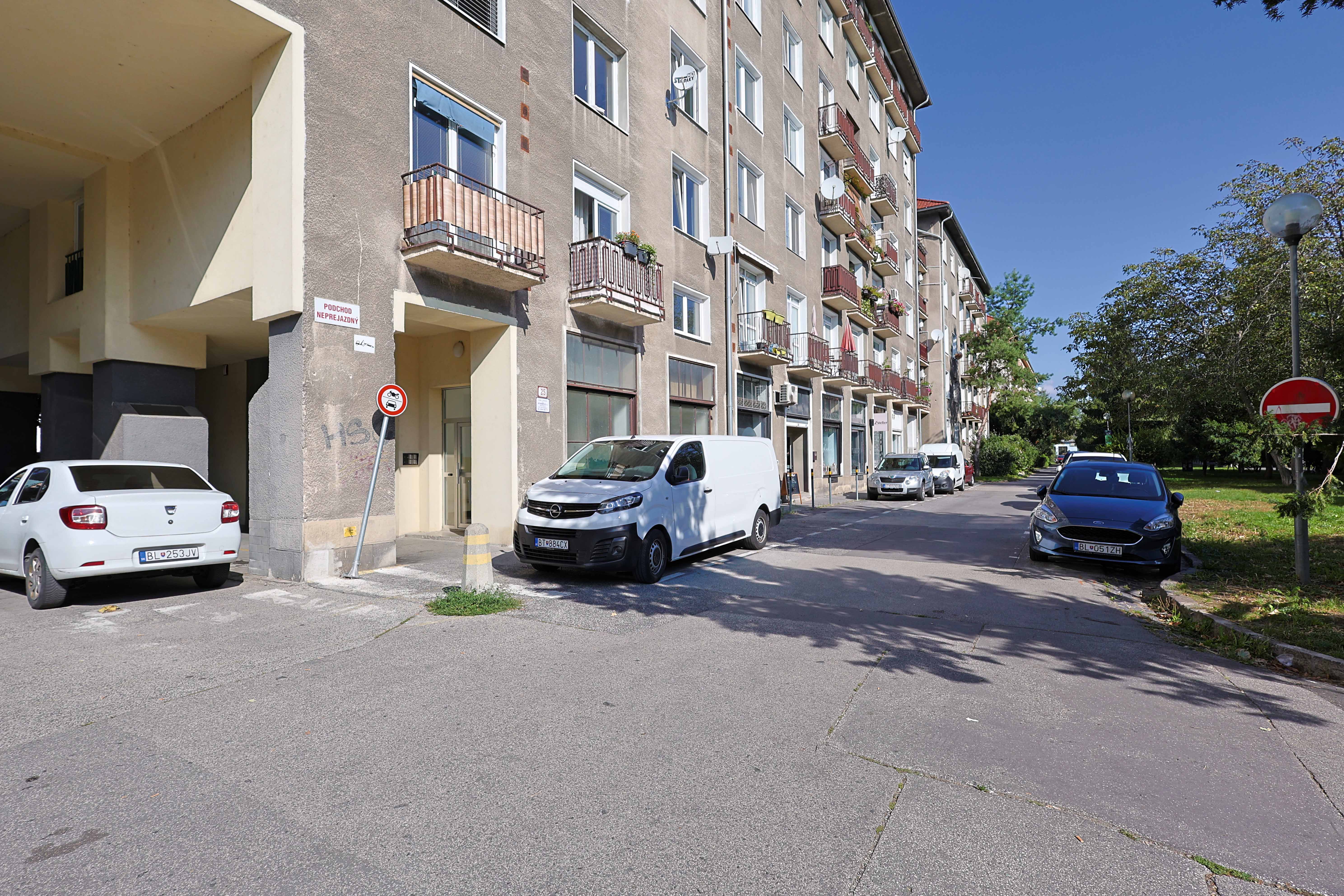 Budovateľská - Image 13